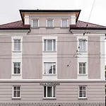 Villa Floeckner Bed & Breakfast
