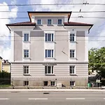 Villa Floeckner Bed & Breakfast